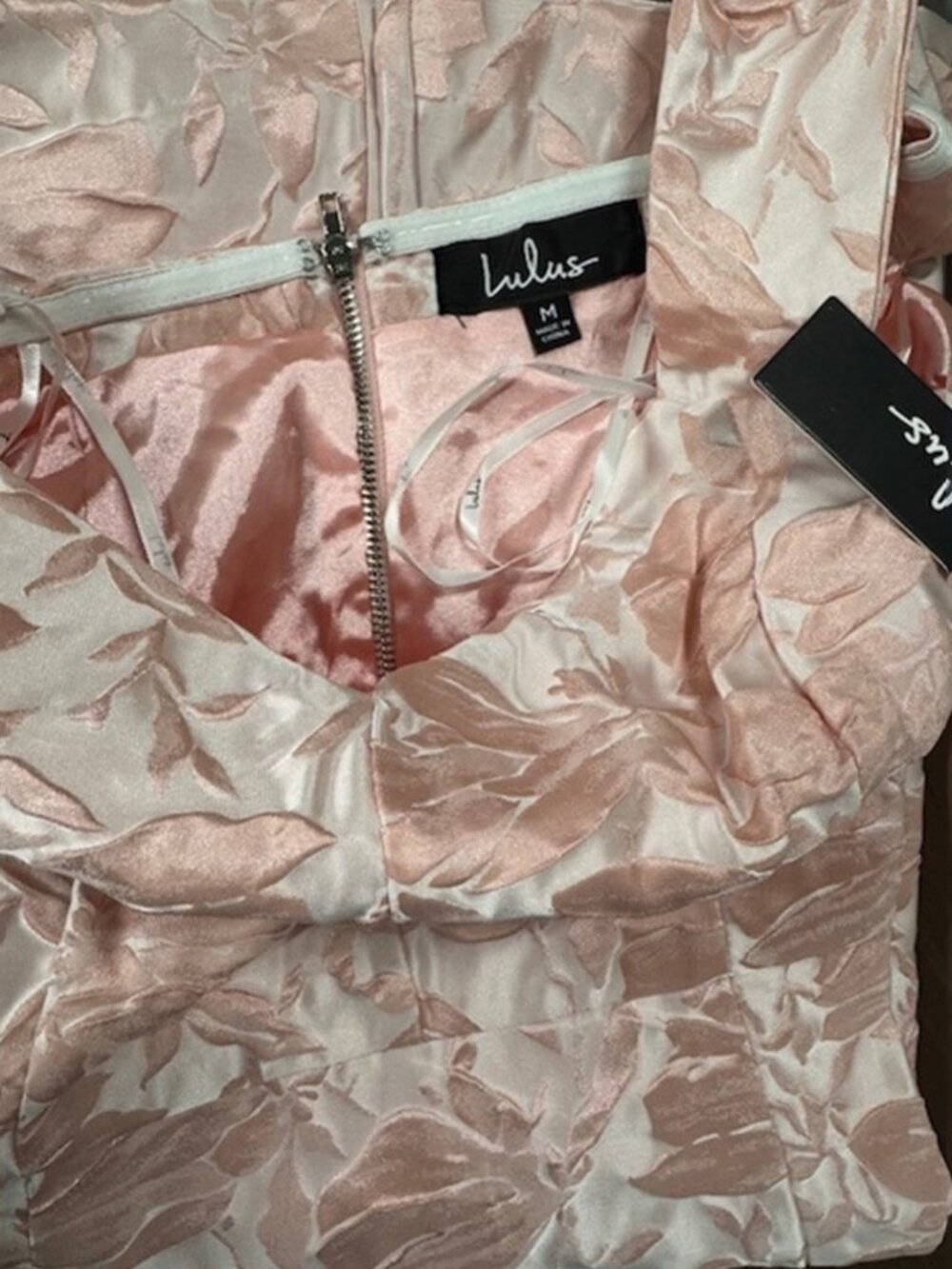 Lulus You're All Heart Pink Jacquard Satin Off-The-Shoulder Dress NWT - Picture 6 of 9